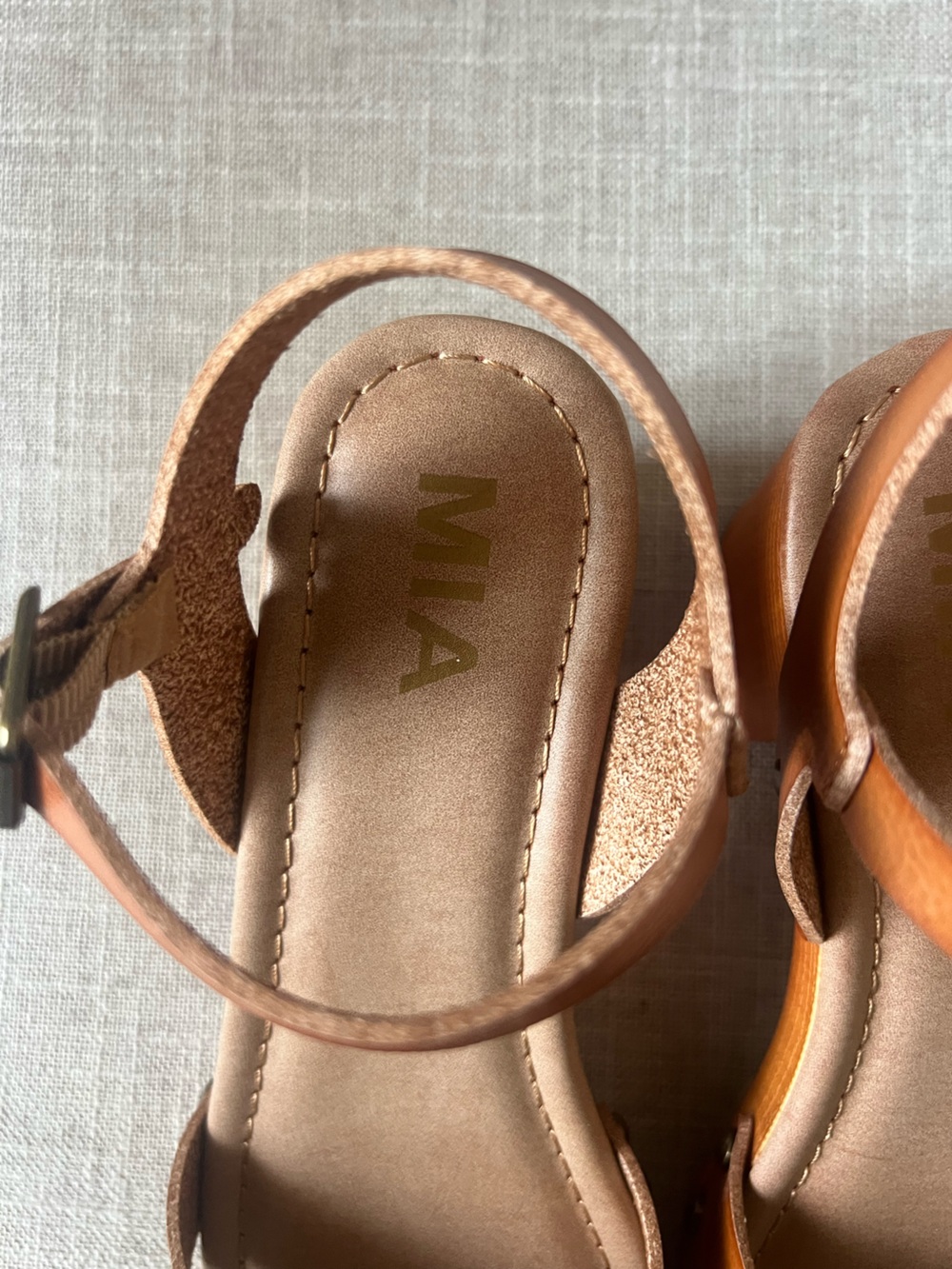 MIA Cognac Tan Crisscross Ankle-Strap block heel Summer Sandals, Size 7, NWT - Picture 2 of 8